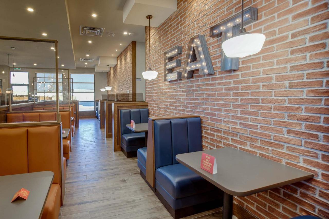 Sandman Signature Saskatoon South Hotel 外观 照片